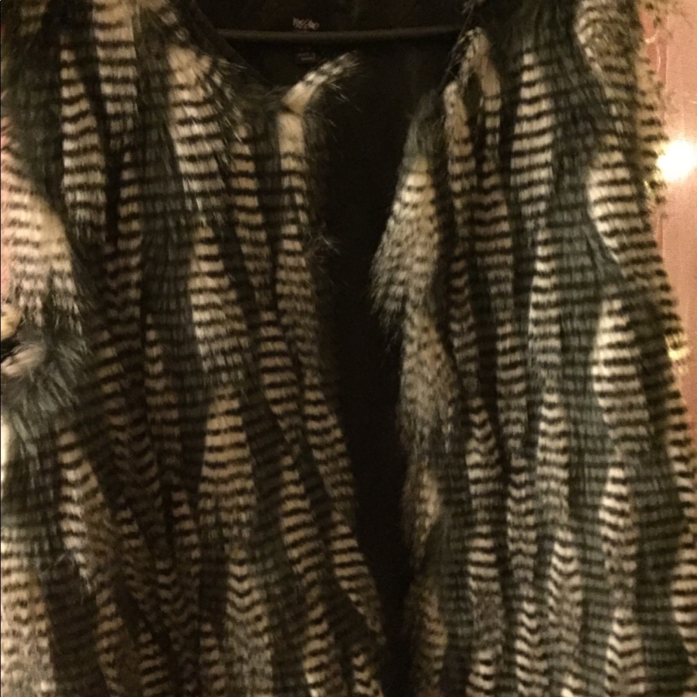 Fur vest - Picture 3 of 4
